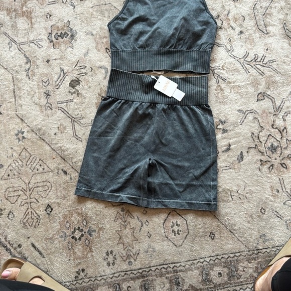 Charcoal sports bra and bike shorts set for Active Performance - Picture 8 of 8